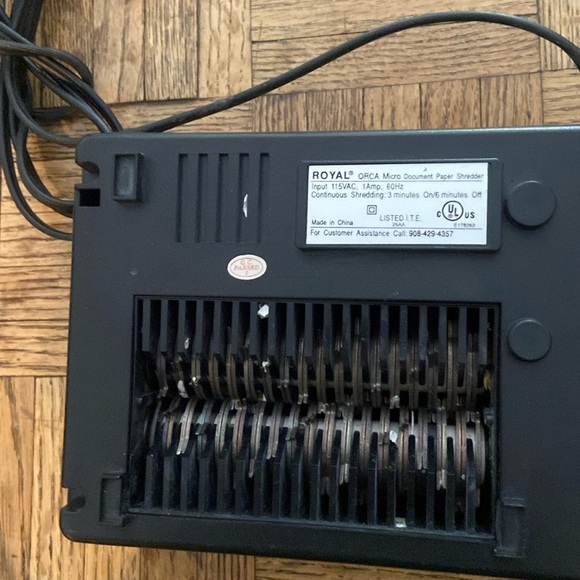 Royal Orca Micro Document Paper Shredder - Picture 3 of 3